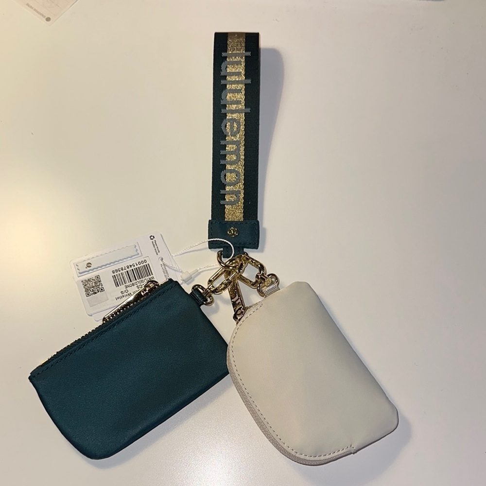 Lululemon Teal and Cream Wristlet Set